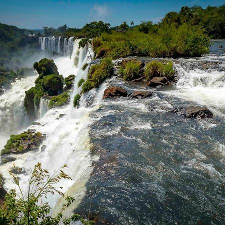 Secret Garden Iguazu Acomodação com café da manhã Puerto Iguazú Exterior foto